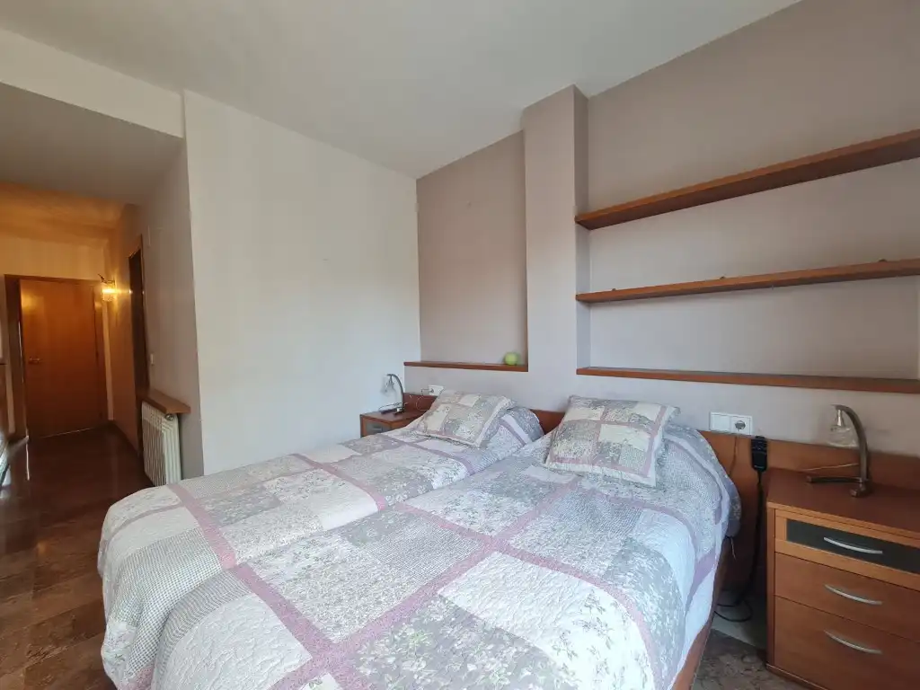 Dormitori de Pis de lloguer en Girona
