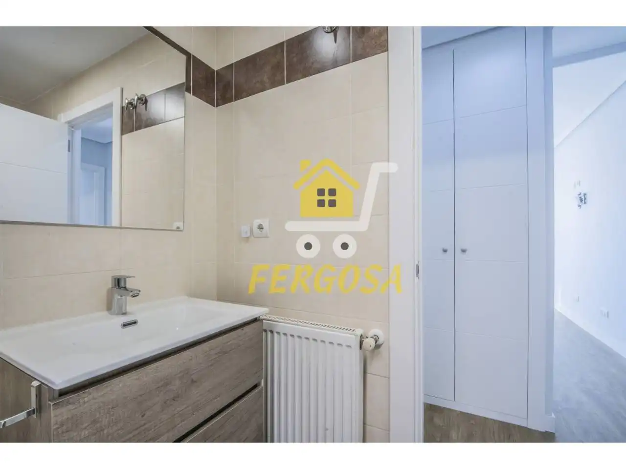 Baño de Piso en venta en Navalcarnero con Aire acondicionado, Calefacción y Piscina comunitaria