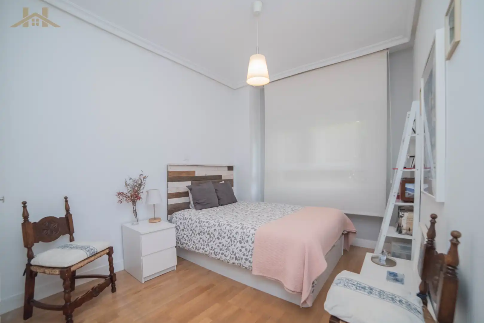 Bedroom of Flat for sale in Pozuelo de Alarcón  with Air Conditioner, Heating and Private garden