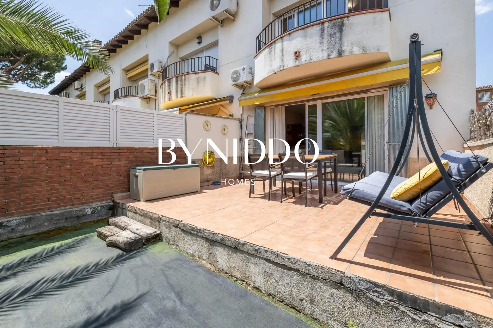 Terraza de Casa adosada en venta en Sant Cugat del Vallès con Aire acondicionado, Calefacción y Jardín privado
