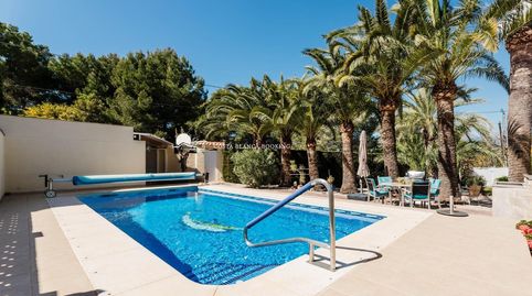 Villa reformada de una sola planta con amplia parcela llana y piscina climatizada  El Albir, imatge 3