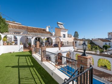 Detached house with pool for sale in Chilches