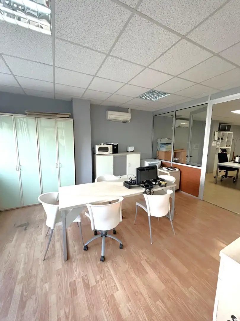 Nau industrial de lloguer en L'Hospitalet de Llobregat