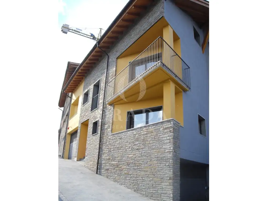 Exterior view of Flat for sale in Montferrer i Castellbò  with Heating, Terrace and Balcony