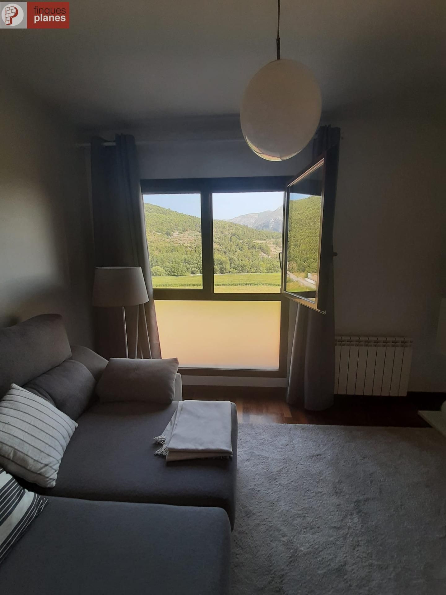 Dormitori de Apartament de lloguer en Organyà amb Calefacció
