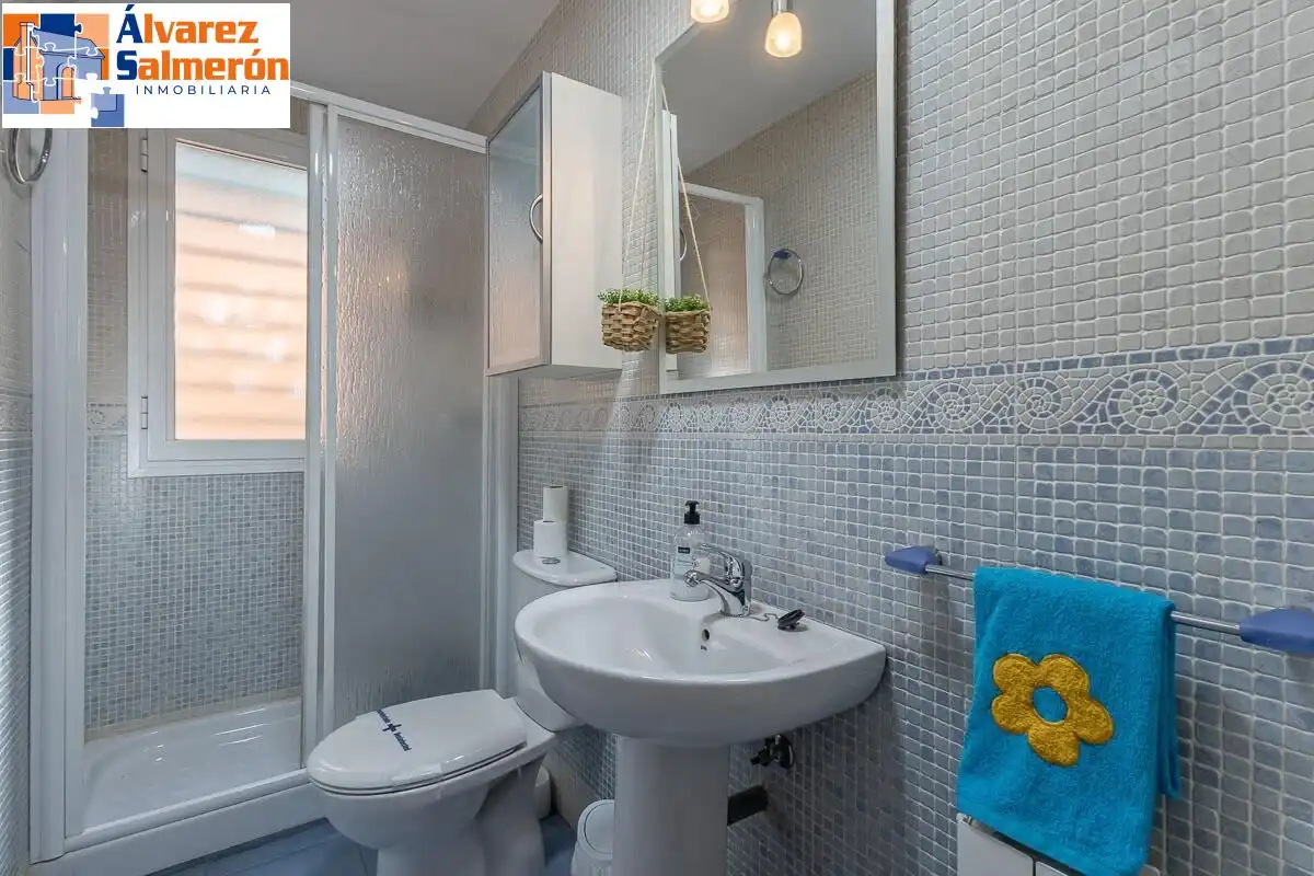 Baño de Casa o chalet en venta en Huétor Vega con Terraza, Piscina y Balcón
