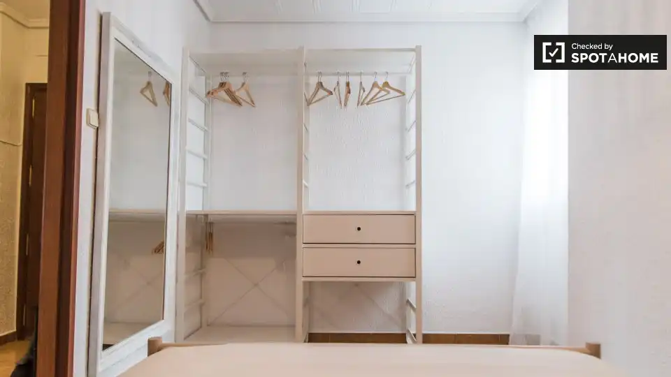 Bedroom of Flat for rent in Valencia  with Air Conditioner, Heating and Furnished