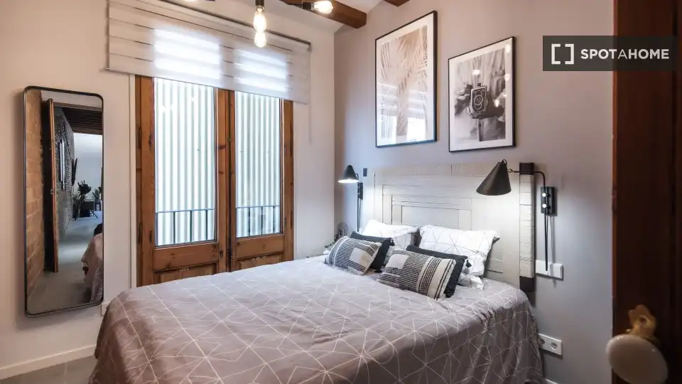 Flat with terrace to rent in Ciutat Vella