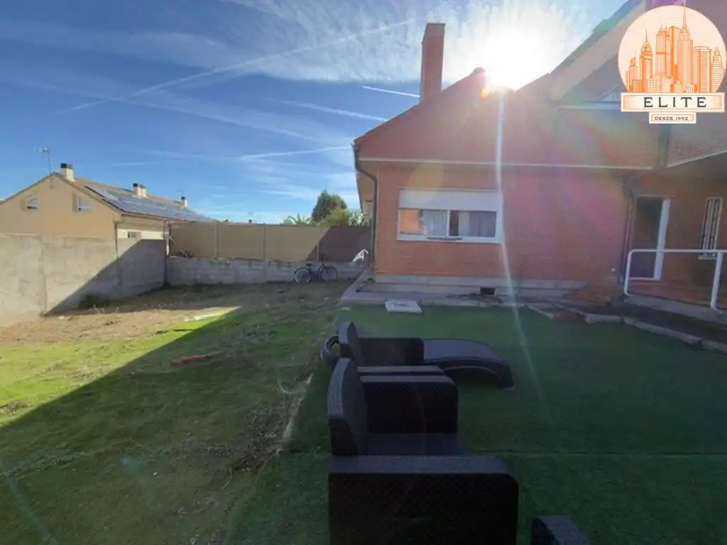 Casa pareada con jardín en venta en  Urbanizaciones, imagen 8