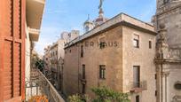 Exterior view of Flat for sale in  Barcelona Capital  with Oven and Balcony