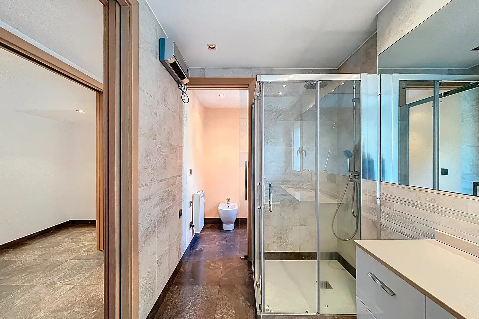 Bathroom of Attic for sale in Escaldes – Engordany  with Air Conditioner, Heating and Terrace