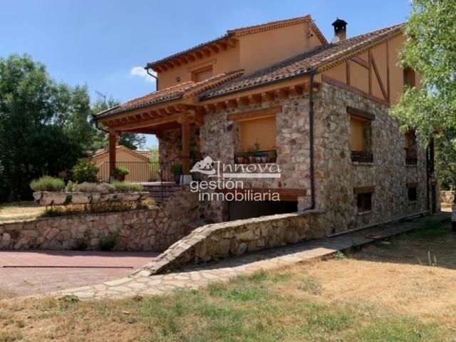 Vista exterior de Casa o xalet en venda en Torre Val de San Pedro amb Calefacció i Jardí privat