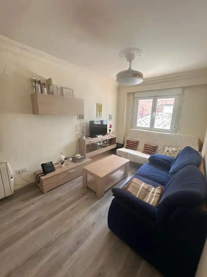 Sala de estar de Piso en venta en  Zaragoza Capital con Calefacción, Parquet y Terraza
