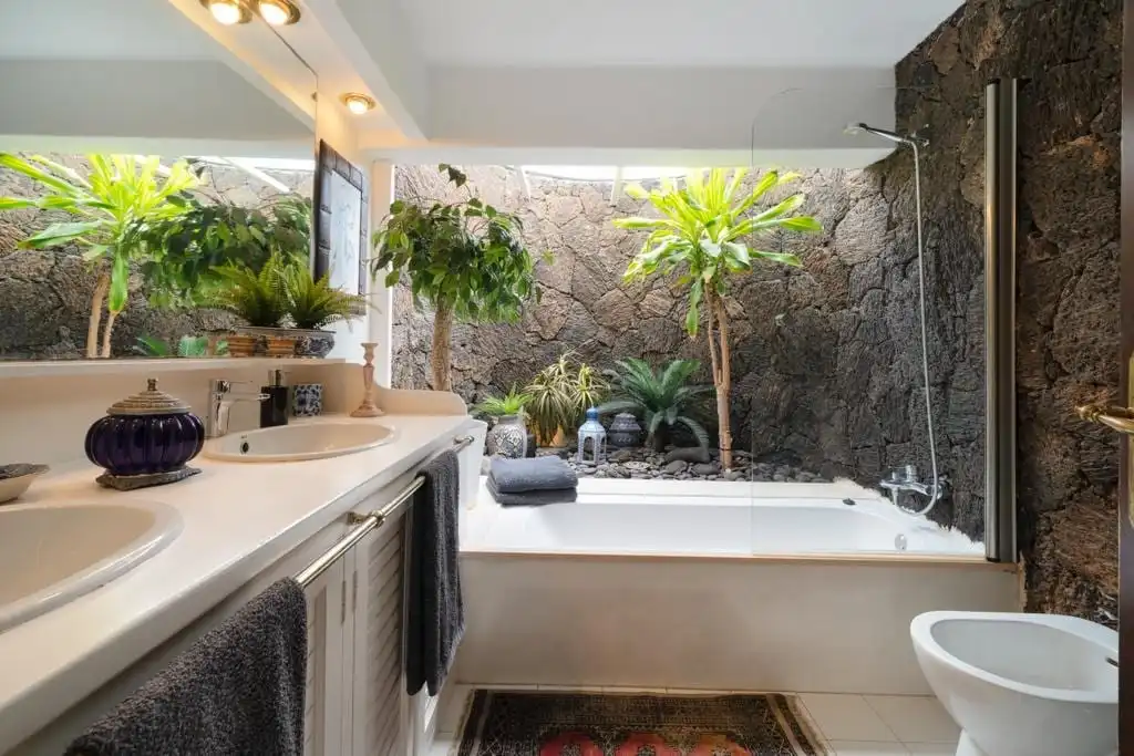 Baño de Casa o chalet en venta en Teguise con Jardín privado, Terraza y Amueblado