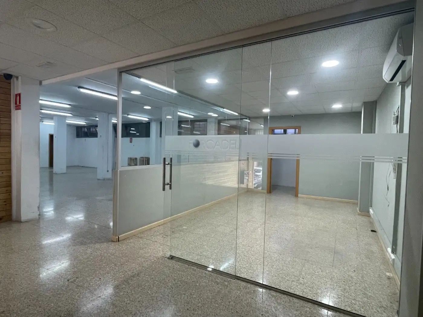 Geschaftsraum zur Miete in Gavà mit Klimaanlage und Heizung