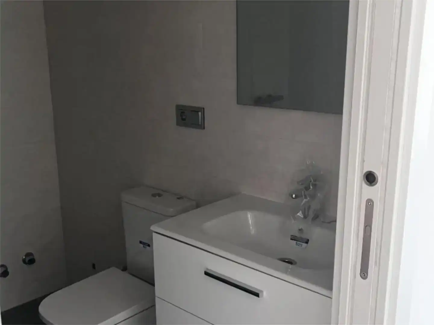 Baño de Piso en venta en Cervera con Jardín privado, Parquet y Balcón