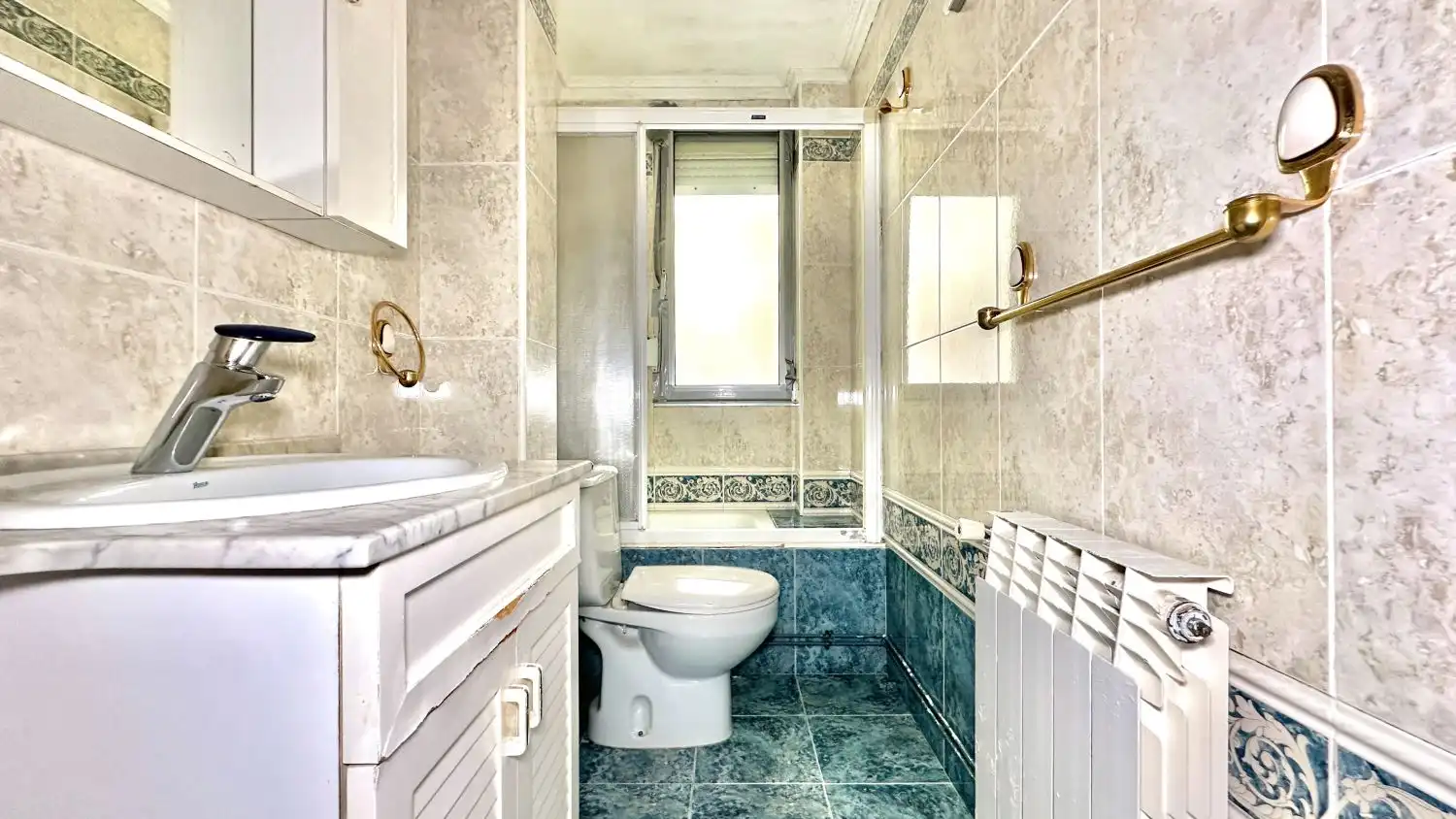 Baño de Piso en venta en Vitoria - Gasteiz con Calefacción