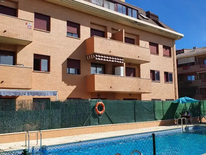 Vista exterior de Pis en venda en Collado Villalba amb Piscina
