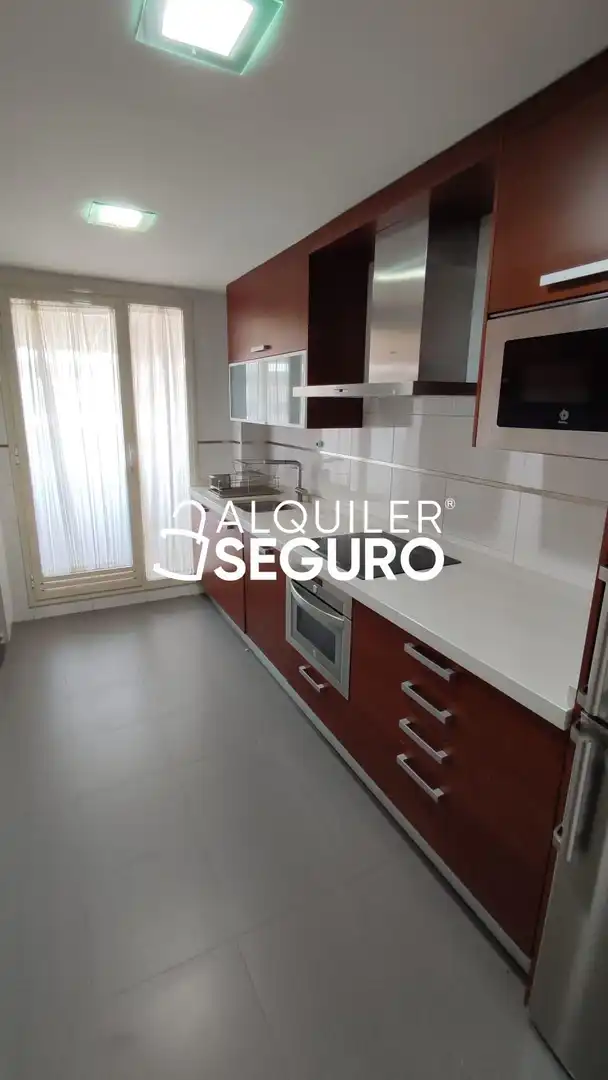 Kitchen of Flat for rent in Madrid  with Air Conditioner, Heating and Terrace