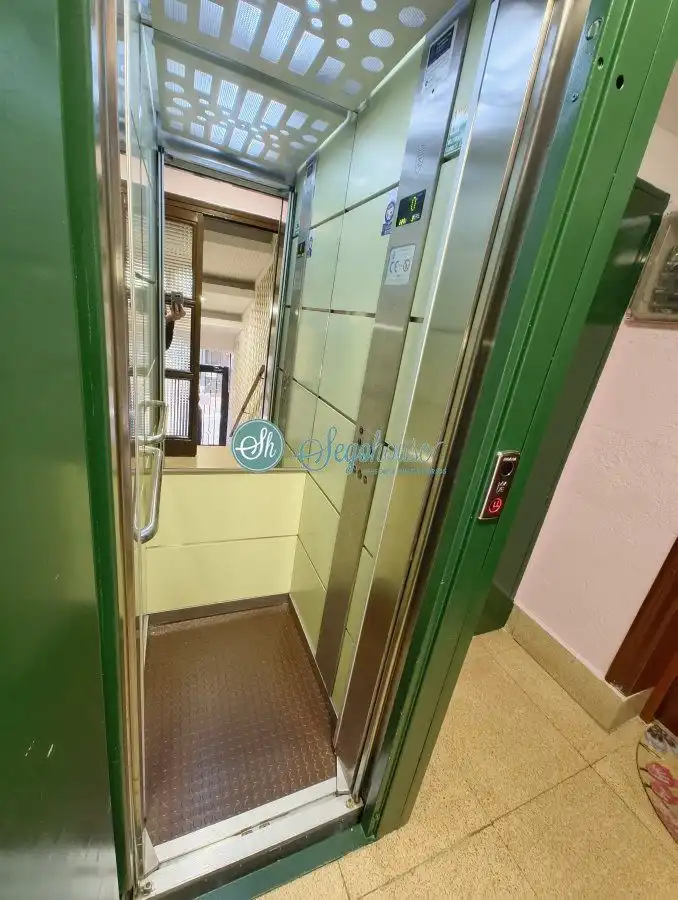 Flat for sale in Segovia  with Air Conditioner, Heating and Balcony