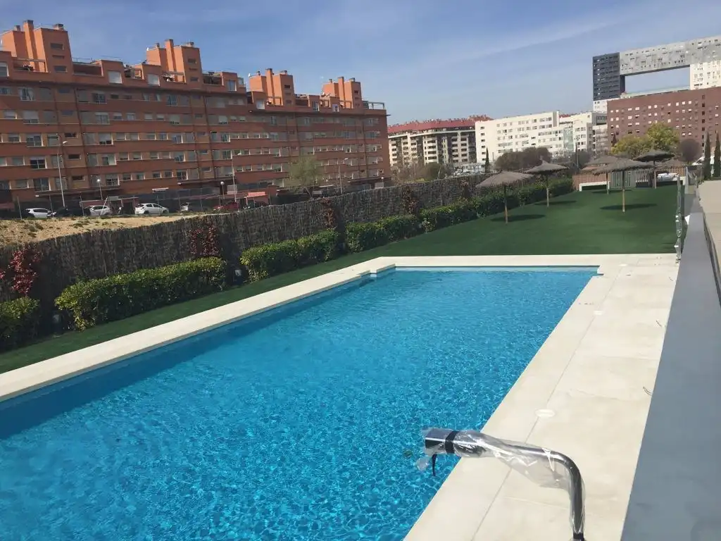 Schwimmbecken von Wohnung zur Miete in Madrid mit Klimaanlage, Heizung und Abstellraum