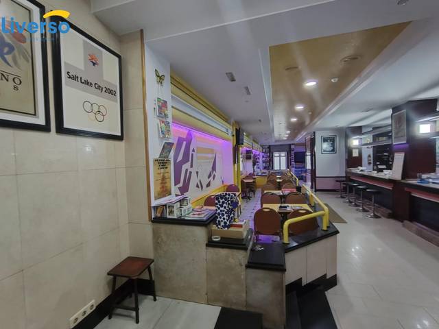 Local comercial en Venta en Villalonquéjar