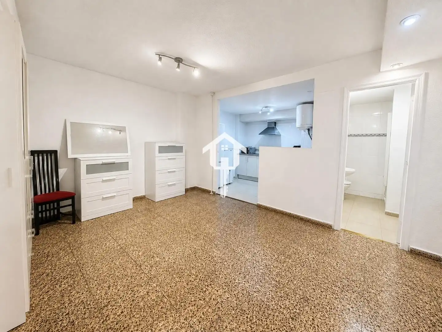 Wohnung zum Verkauf in Alicante / Alacant mit Klimaanlage, Möbliert und Balkon