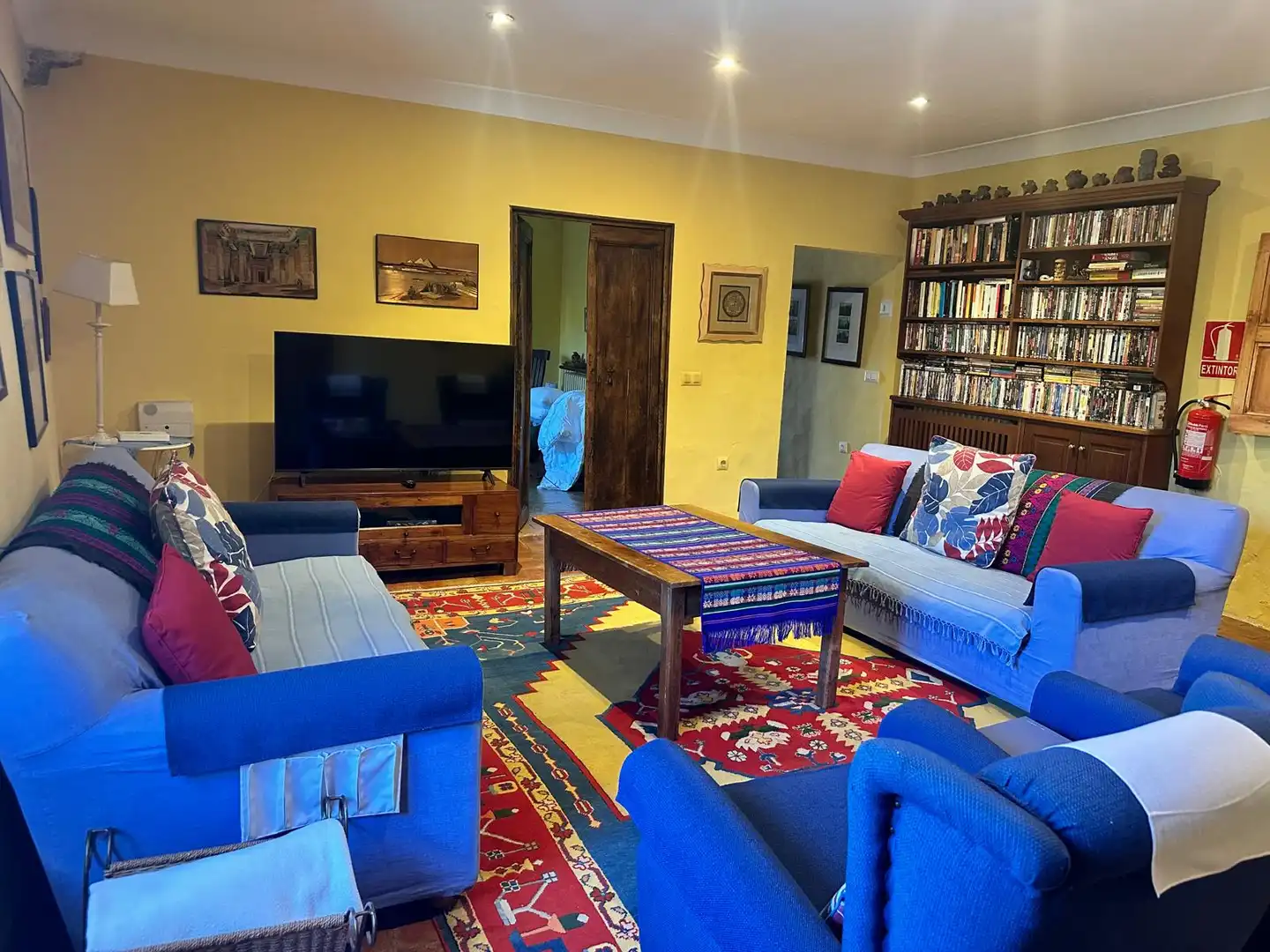 Sala d'estar de Casa o xalet de lloguer en Cornellà del Terri amb Aire condicionat, Calefacció i Jardí privat
