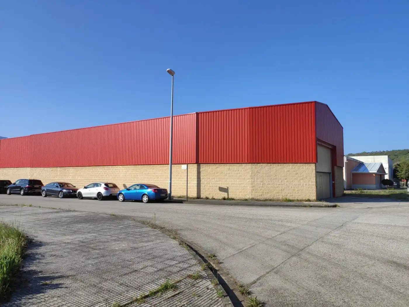 Exterior view of Industrial buildings for sale in Bembibre