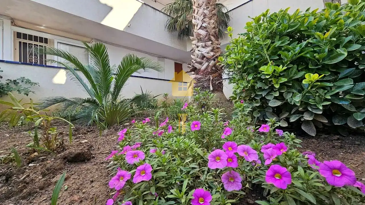 Jardí de Planta baixa en venda en Roses amb Aire condicionat, Terrassa i Moblat