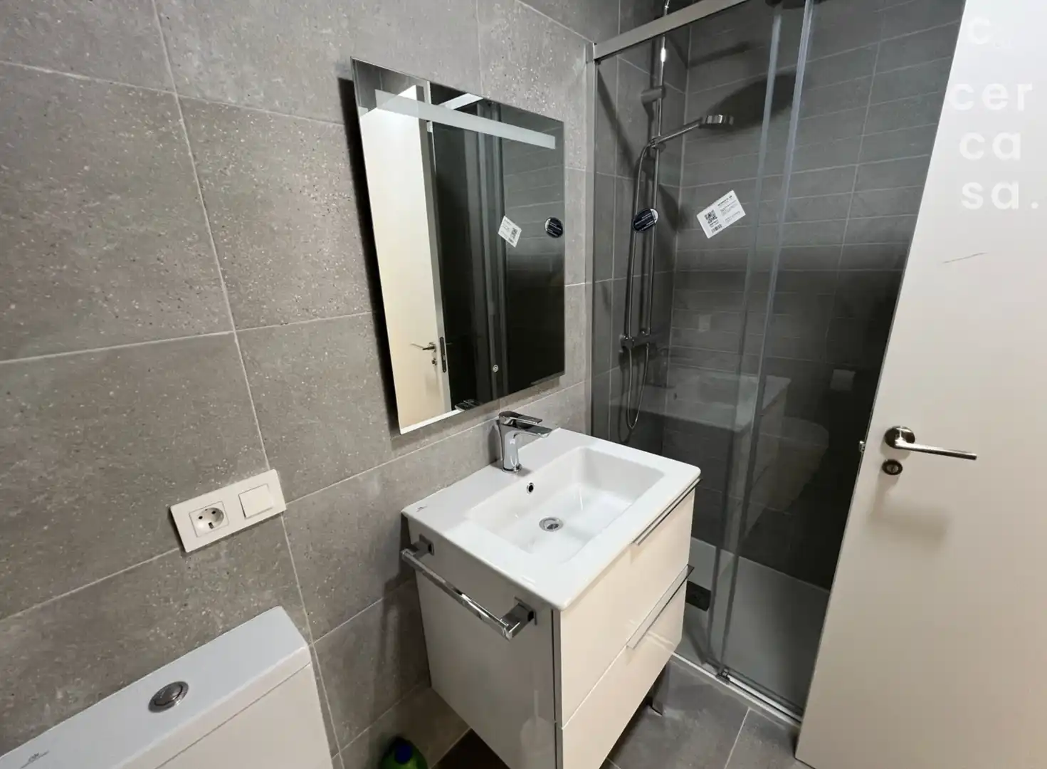Bathroom of Flat for rent in Valencia  with Air Conditioner, Heating and Storage room