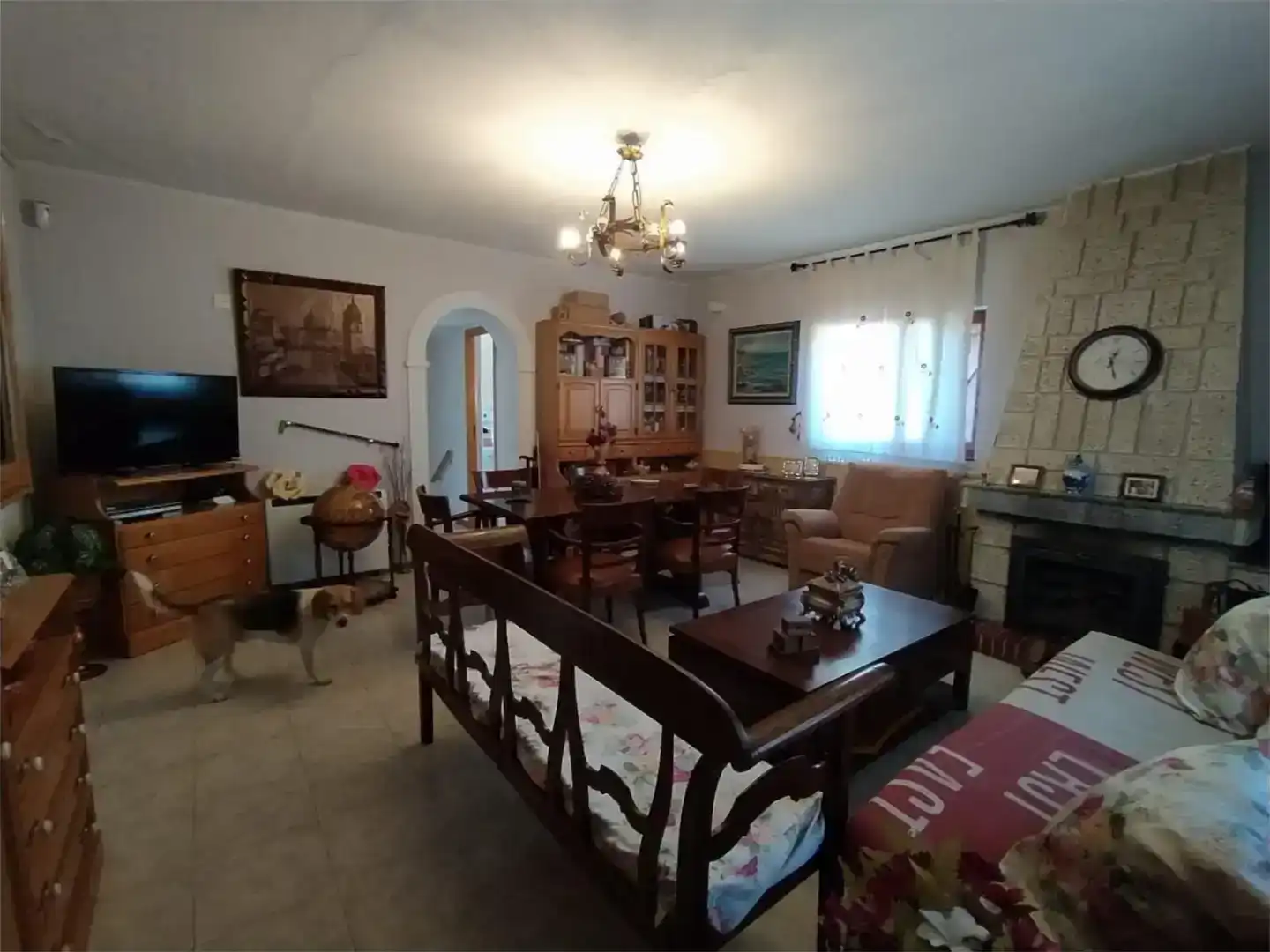 Sala d'estar de Casa o xalet en venda en El Pino de Tormes amb Piscina, Moblat i Forn