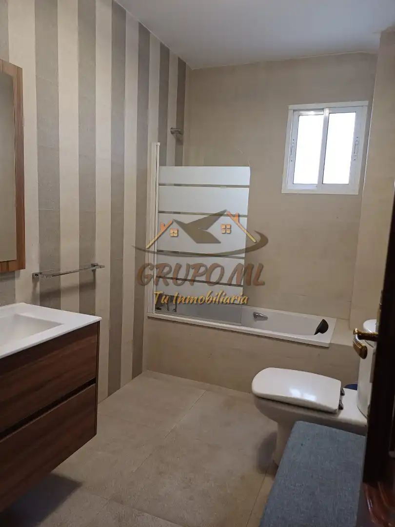 Baño de Piso en venta en Jaén con Aire acondicionado, Calefacción y Amueblado