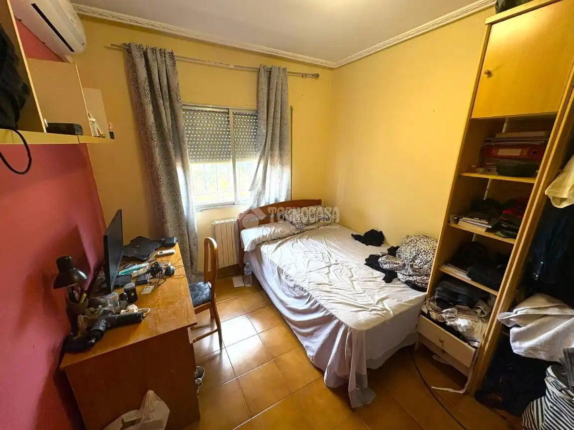 Dormitori de Casa o xalet en venda en Zaragoza amb Aire condicionat, Calefacció i Terrassa