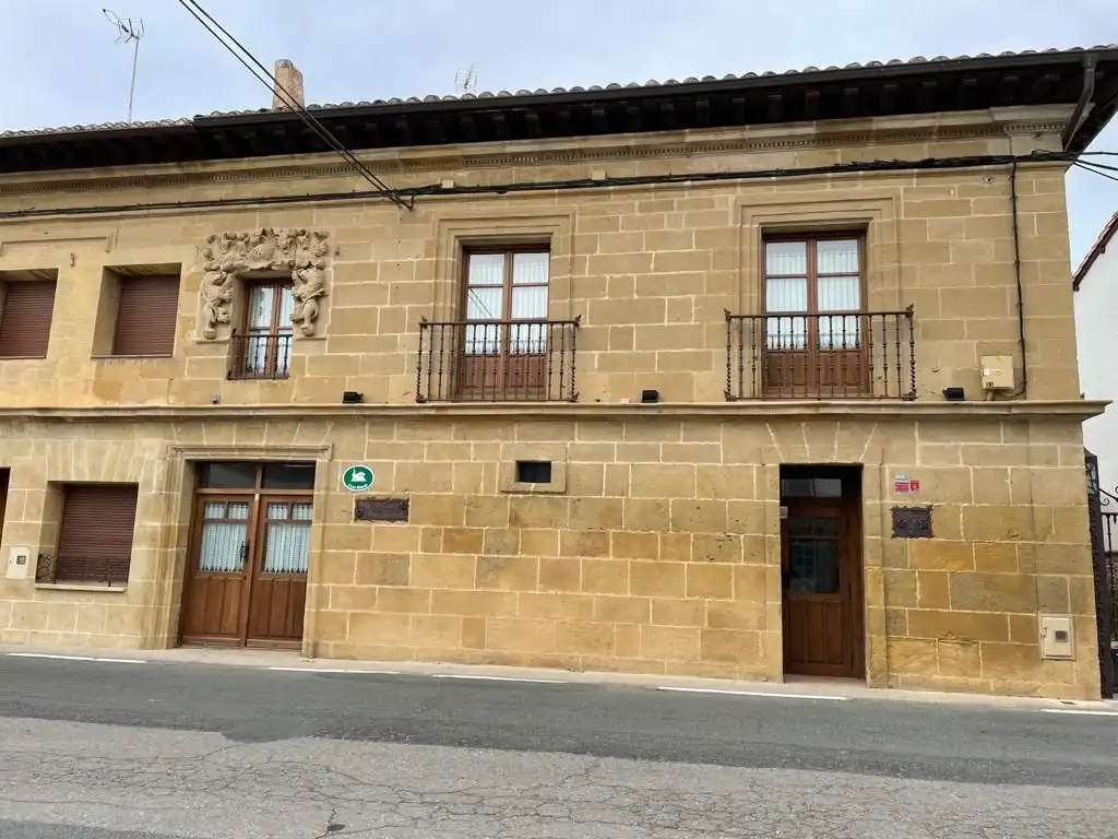 Country house zum Verkauf in Calle Mayor, Castañares de Rioja