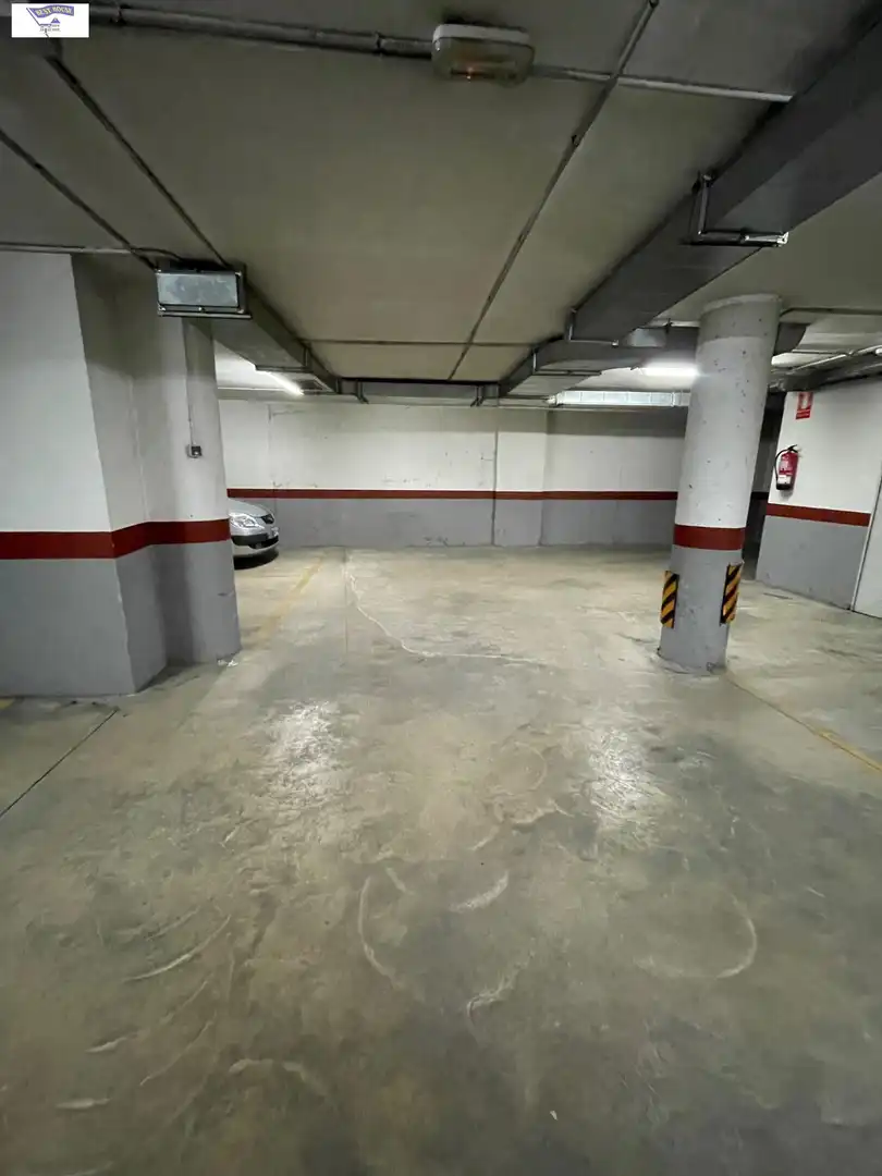 Parking de Apartamento en venta en Albacete con Calefacción, Trastero y Balcón