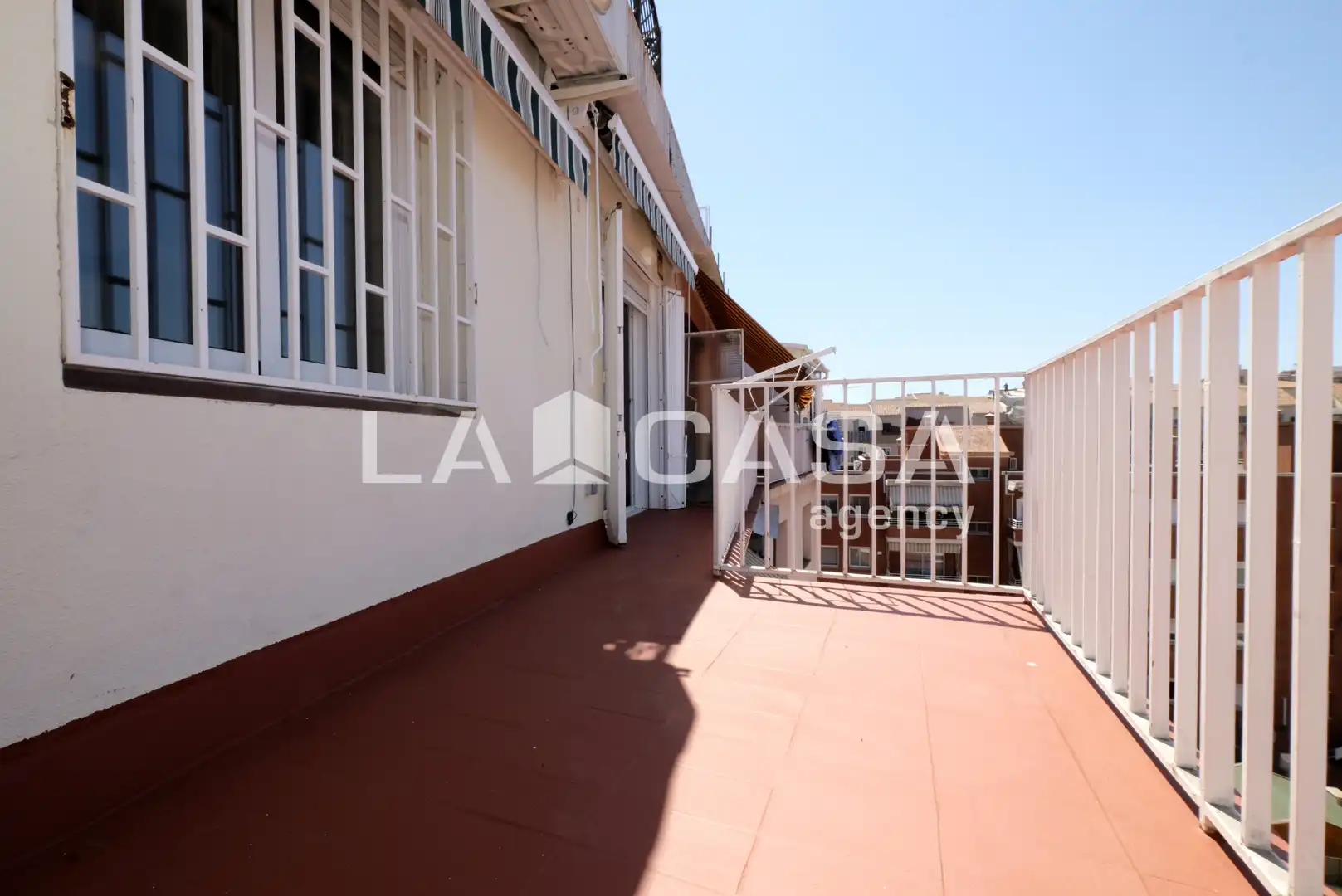 Vista exterior de Ático en venta en Barcelona con Terraza y Balcón