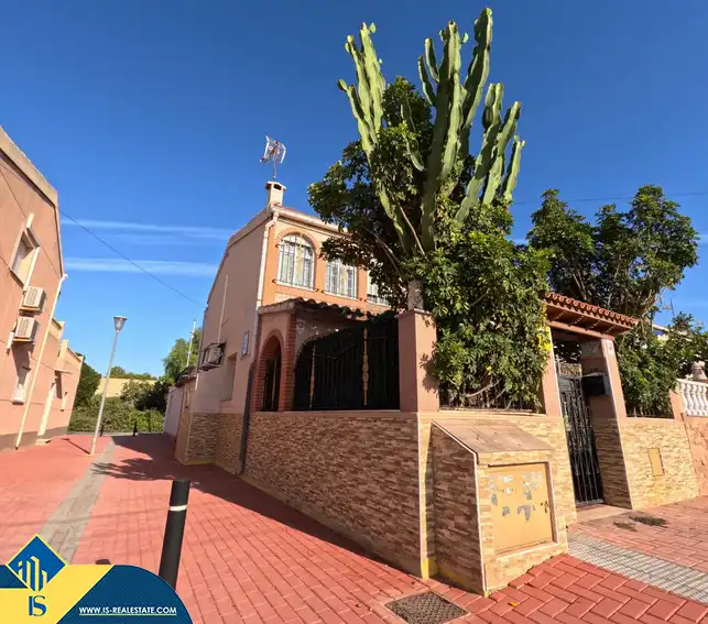 Exterior view of Houses for sale in Torrevieja  with Terrace and Furnished