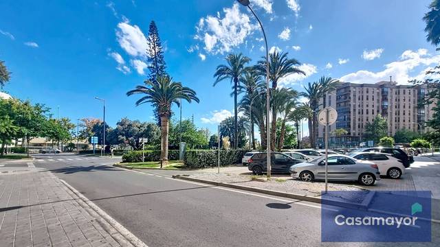 Local comercial en Venta en Ensanche - Diputación