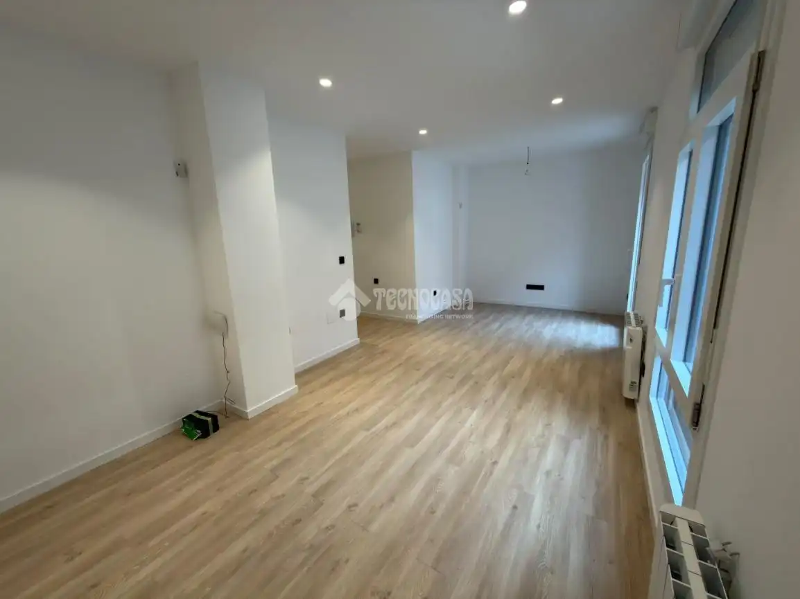 Studio for sale in Calle Alonso Castrillo, imagen 3