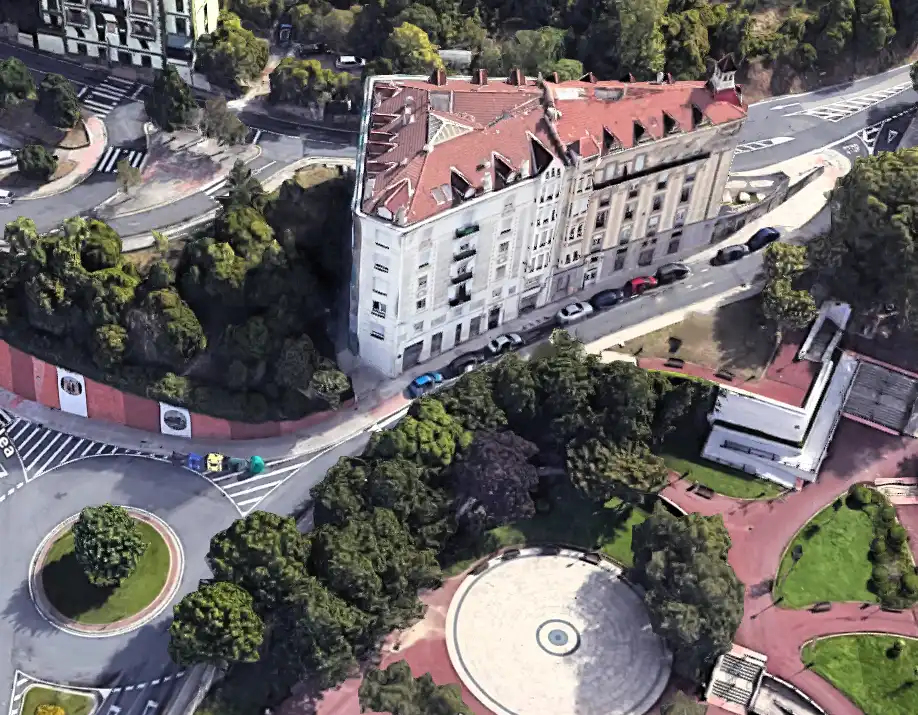 Vista exterior de Dúplex en venda en Bilbao  amb Calefacció, Traster i Balcó