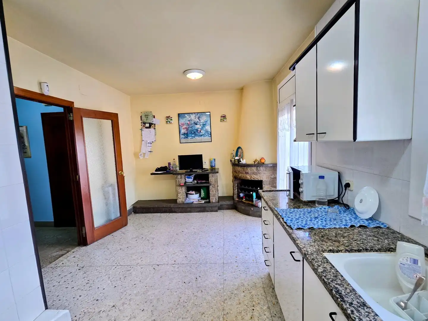 Küche von Einfamilien-Reihenhaus zum Verkauf in Manlleu mit Heizung, Privatgarten und Terrasse