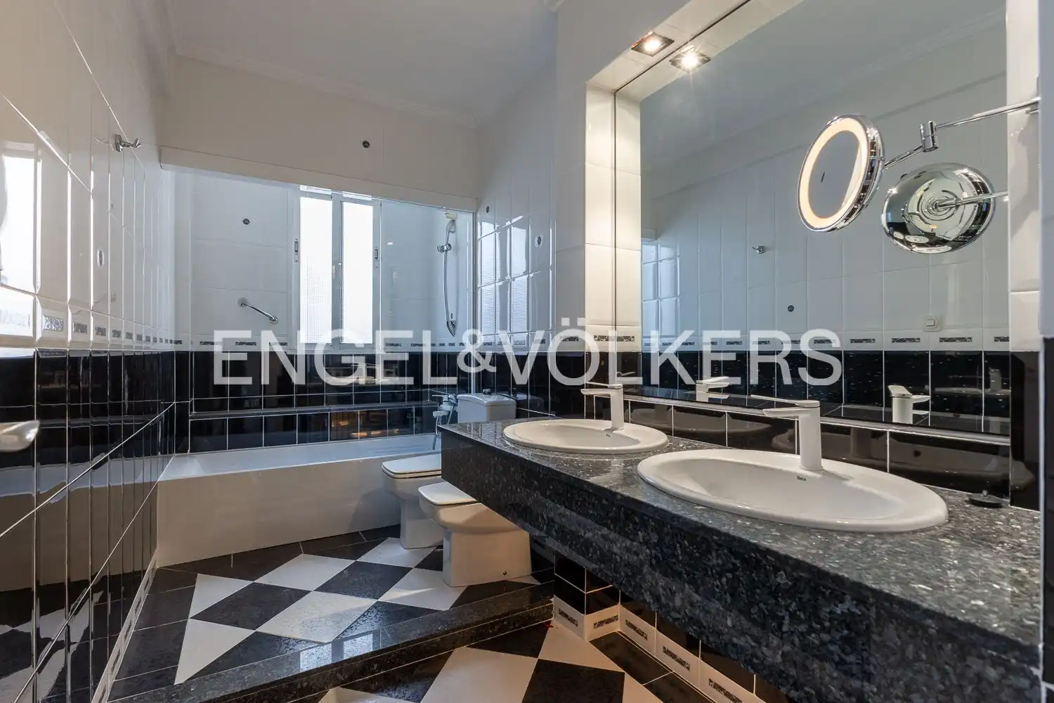 Baño de Piso de alquiler en Valencia con Aire acondicionado, Calefacción y Terraza