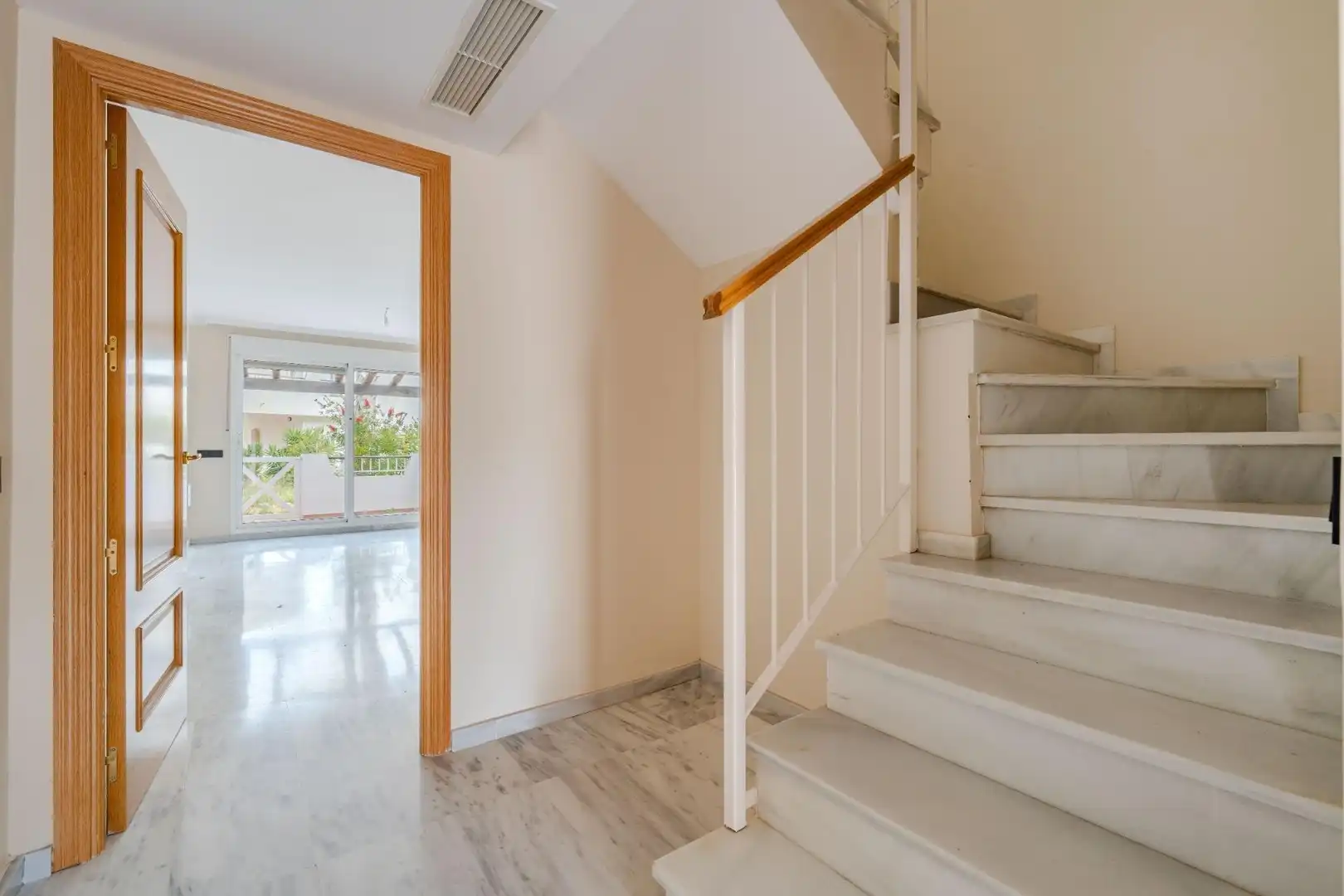 Dúplex en venta en Carboneras con Calefacción, Jardín privado y Terraza