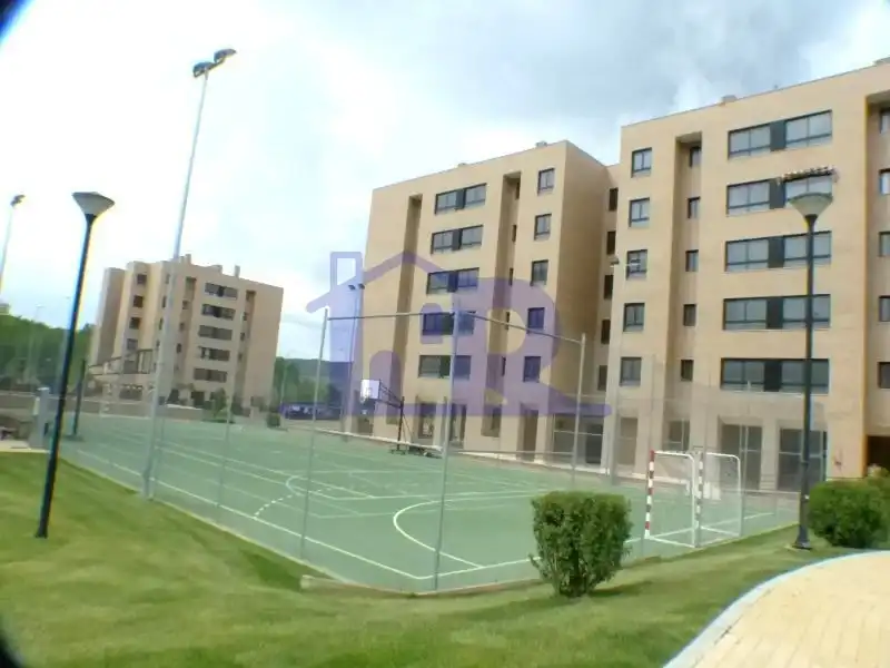 Vista exterior de Pis en venda en Cuenca amb Calefacció, Terrassa i Traster