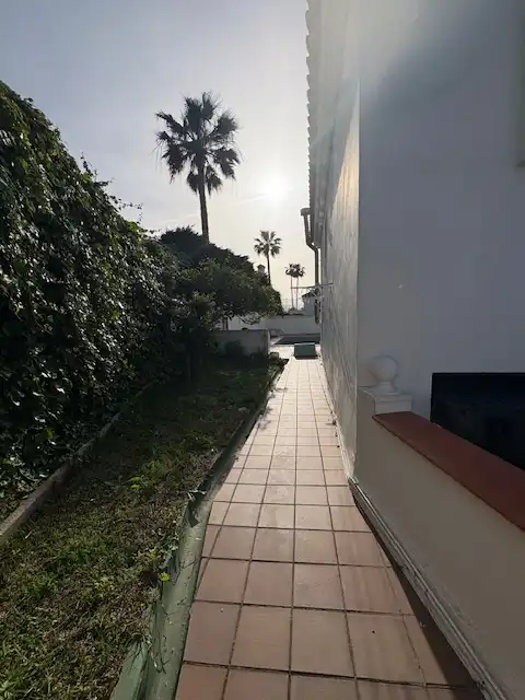 Exterior view of Houses for sale in Algeciras  with Air Conditioner, Private garden and Terrace
