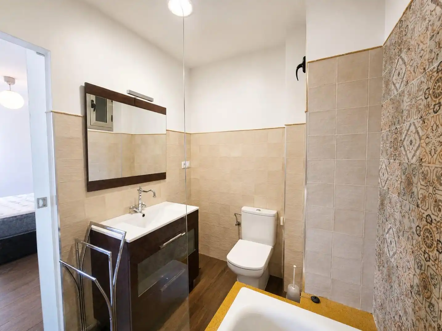 Baño de Piso en venta en Plasencia con Aire acondicionado y Calefacción
