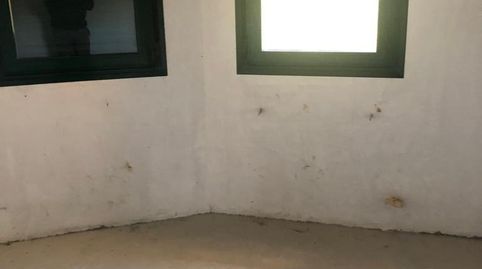 Foto 4 de Casa adosada en venta en Cacabelos, León