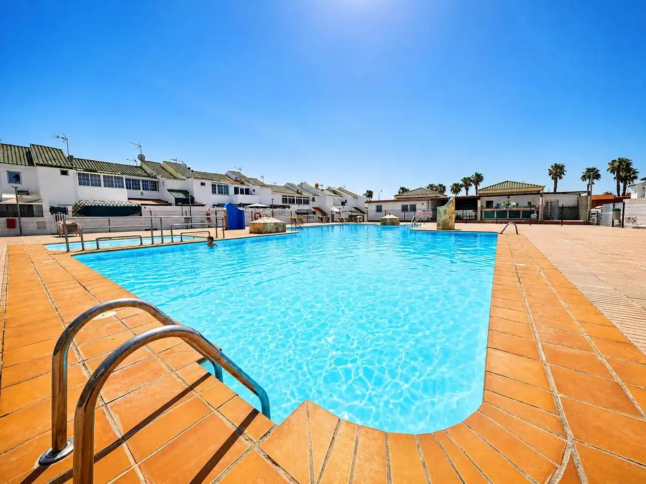 Piscina de Dúplex de lloguer en San Bartolomé de Tirajana amb Aire condicionat, Terrassa i Moblat