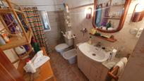 Badezimmer von Haus oder Chalet zum verkauf in Ribatejada mit Schwimmbad